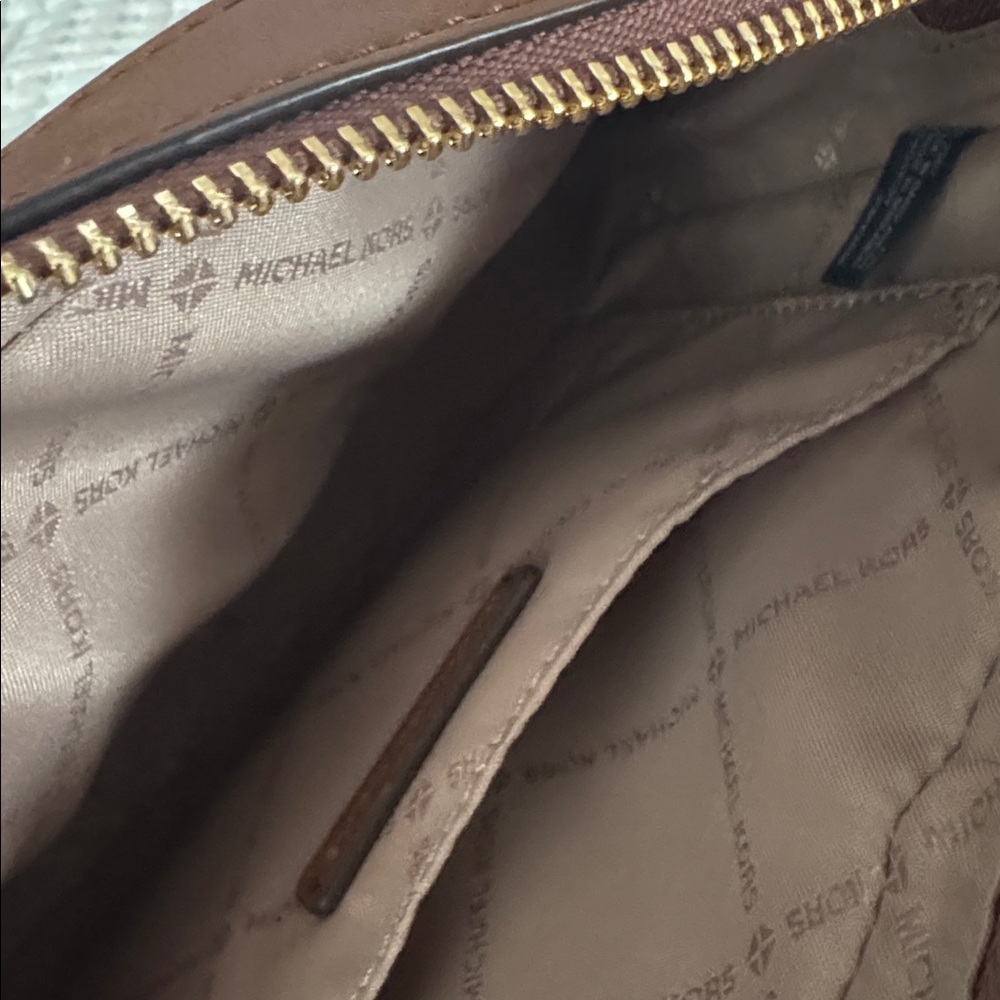 Michael Kors Men's Tan Pebbled Leather Messenger Crossbody - Picture 4 of 5